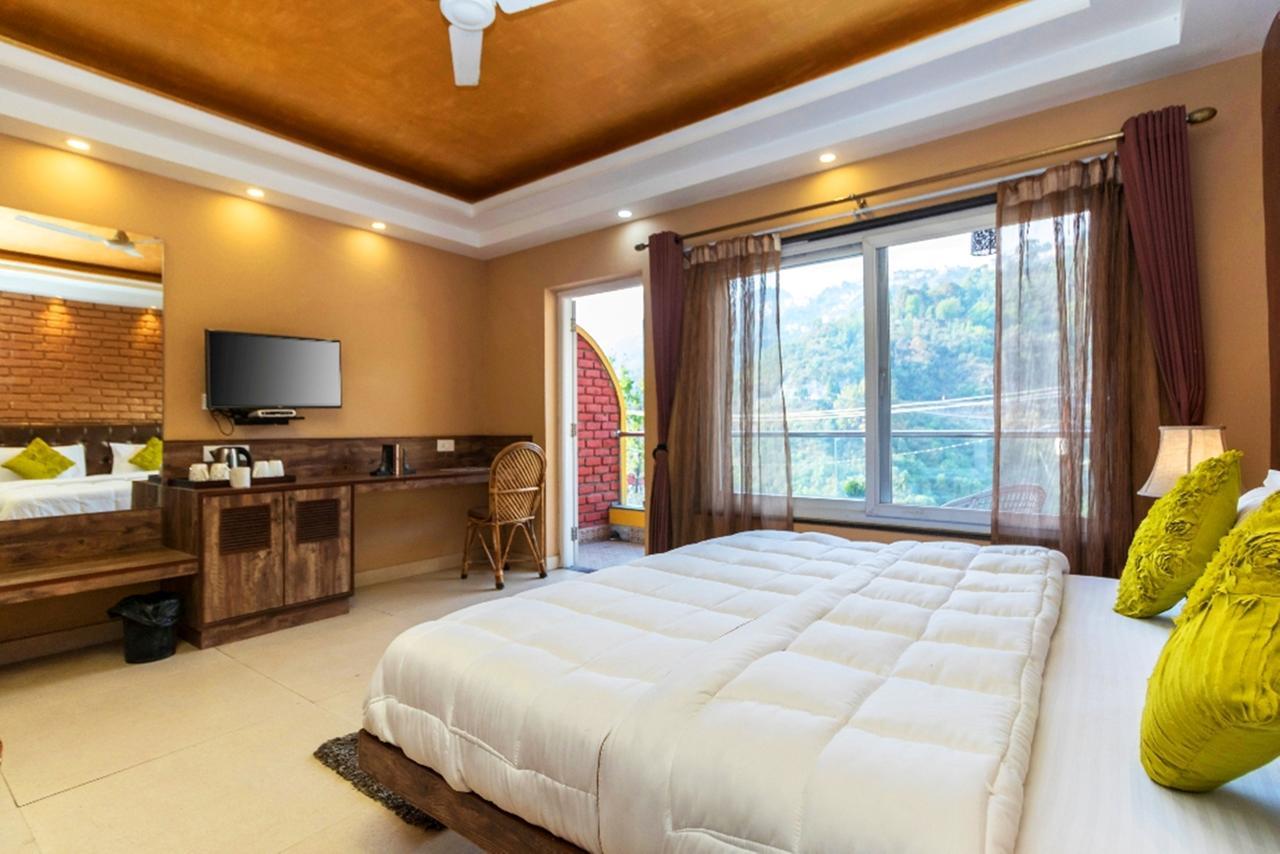 Nirvana Lodge And Lounge Мусори Екстериор снимка