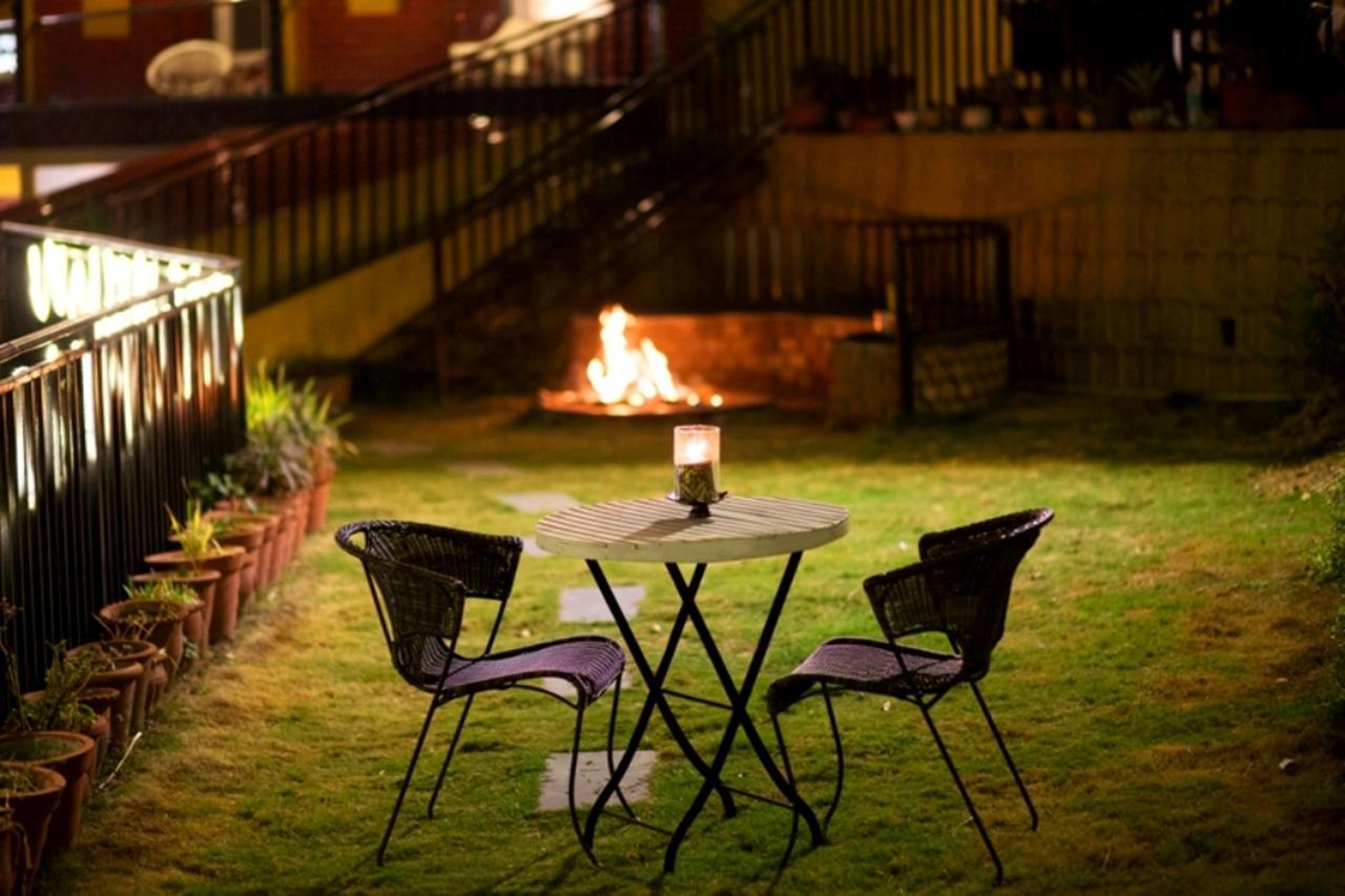 Nirvana Lodge And Lounge Мусори Екстериор снимка