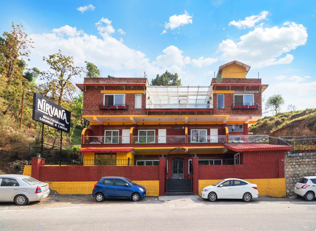 Nirvana Lodge And Lounge Мусори Екстериор снимка