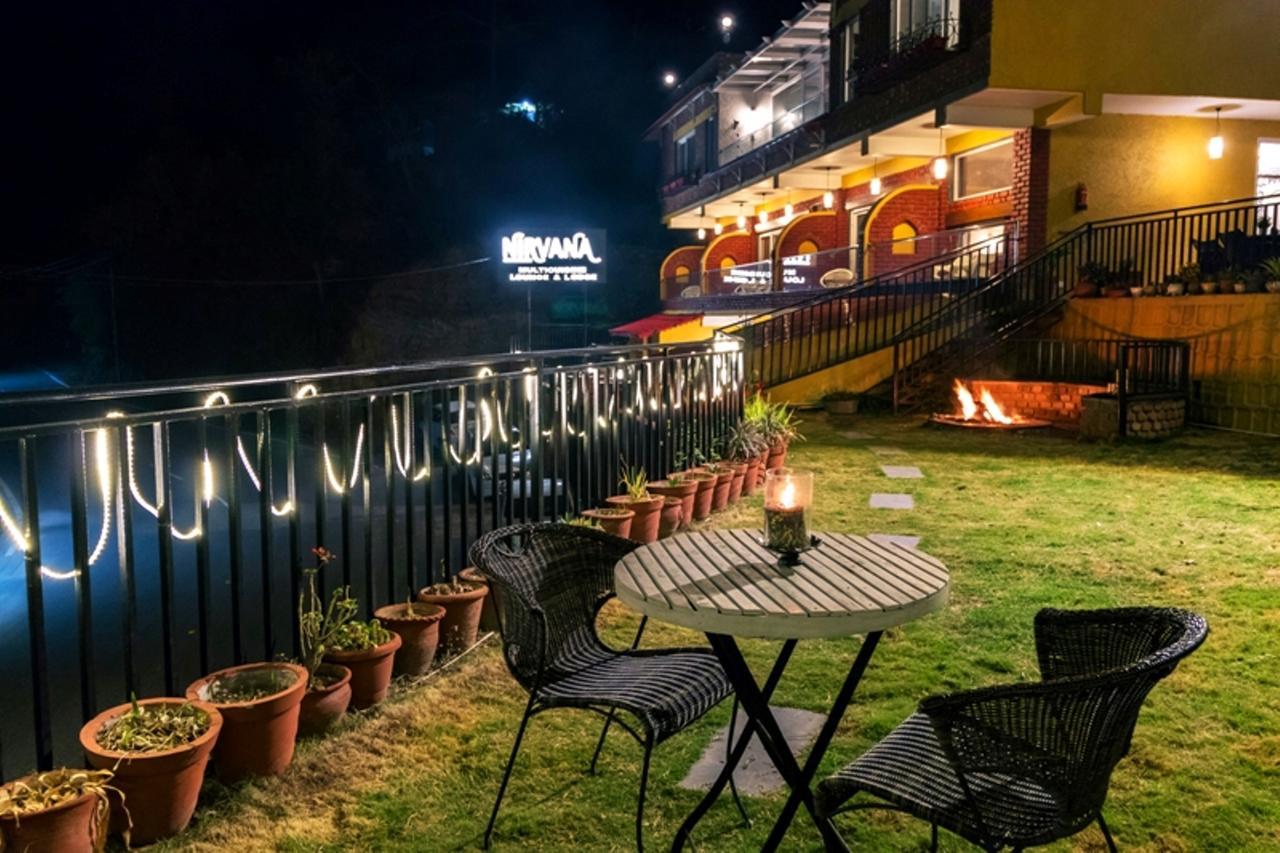 Nirvana Lodge And Lounge Мусори Екстериор снимка