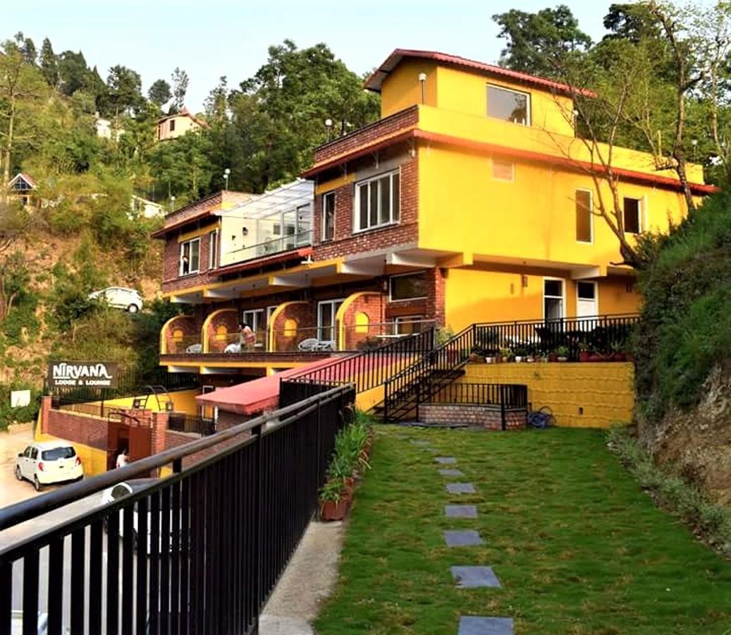 Nirvana Lodge And Lounge Мусори Екстериор снимка