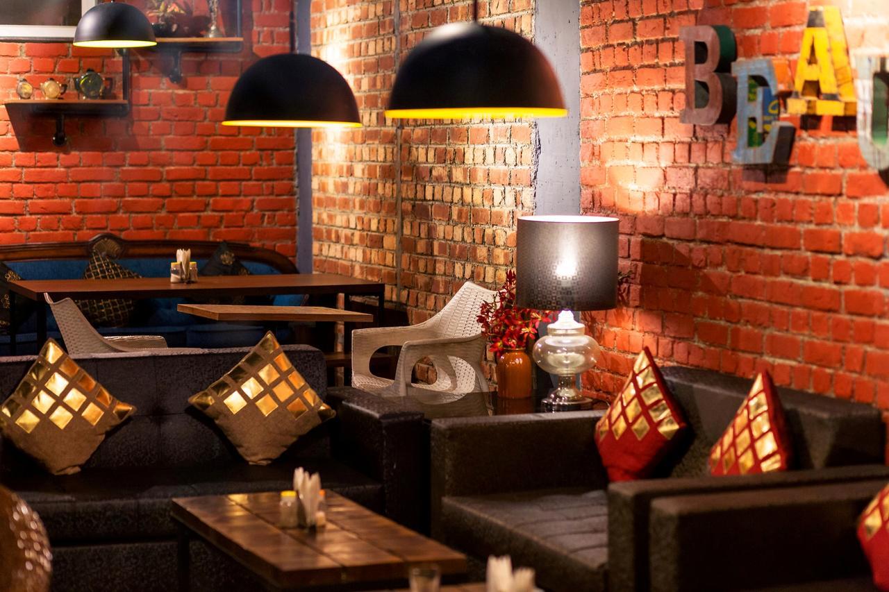 Nirvana Lodge And Lounge Мусори Екстериор снимка