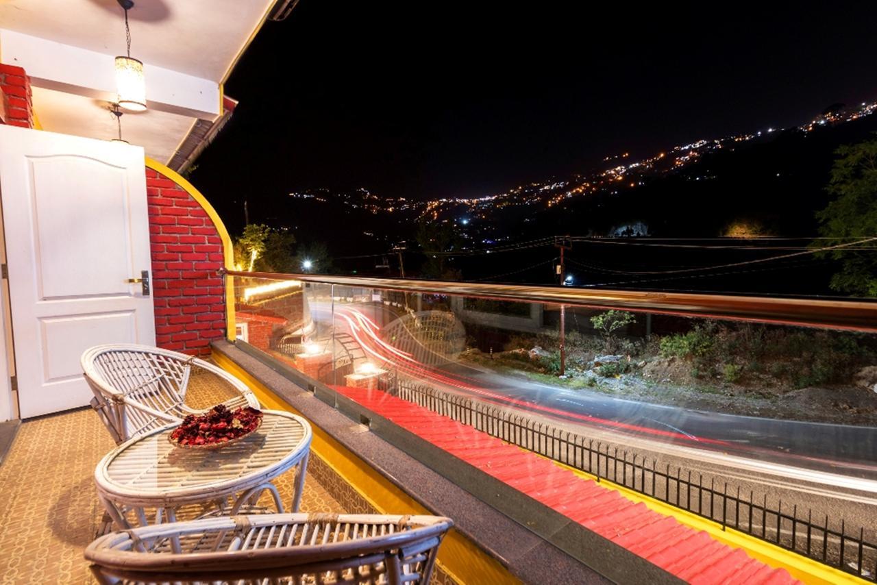 Nirvana Lodge And Lounge Мусори Екстериор снимка