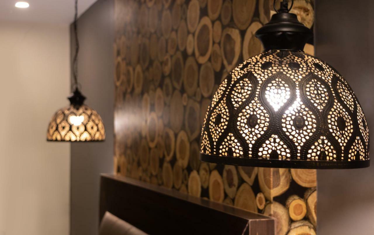 Nirvana Lodge And Lounge Мусори Екстериор снимка